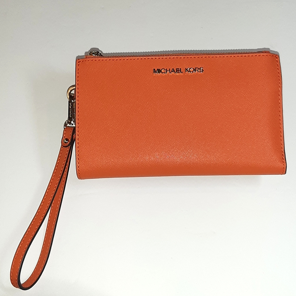 MICHAEL KORS ADELE DOUBLE-ZIP SAFFIANO LEATHER PHONE WRISTLET